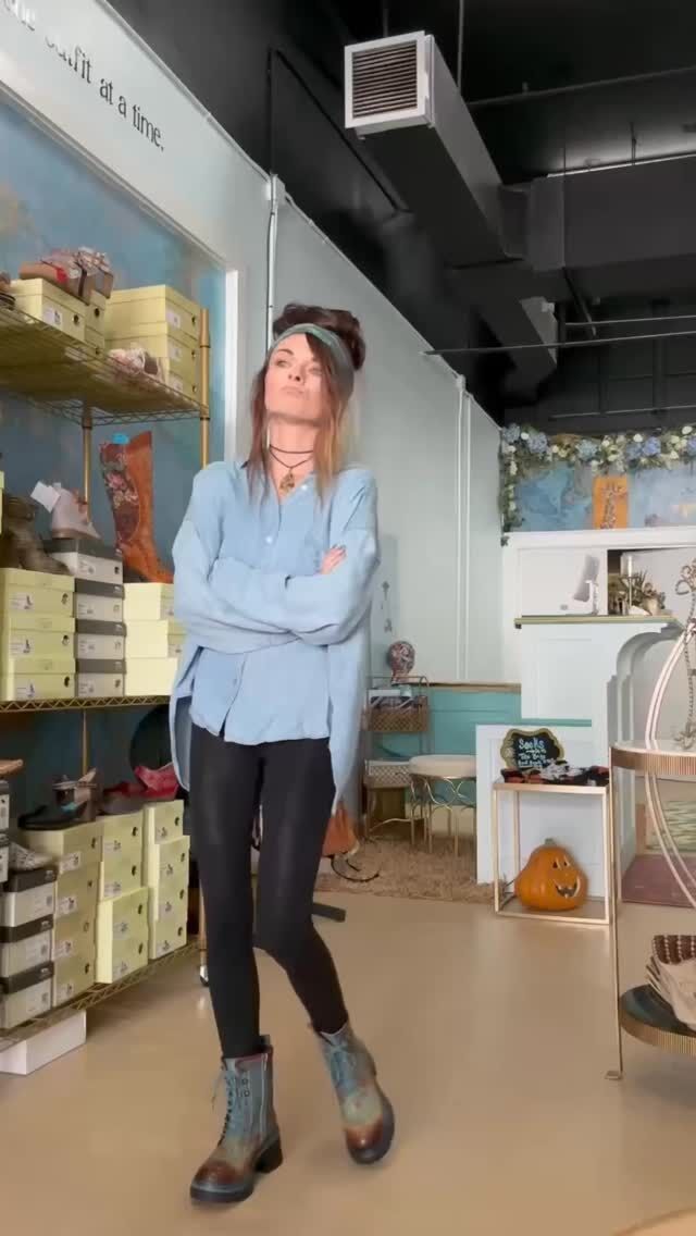 When it’s Tuesday, but technically your Monday. 🫠

Newest arrival from @thmlclothing 🫶🏼🍁
-Wearing size S (and yes, I kept the leggings on) 😂
-Size XS,S,M,L available. 

Open until 5 today🤭☺️

#roselynsonfirst  #downtownhickory #smallbusiness #boutique #boutiquehubmember